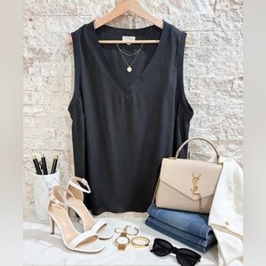 Laura plus Black V-Neck Sleeveless Top size 18 excellent condition